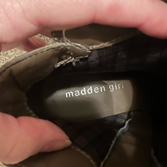 Booties. - Picture 12 of 12